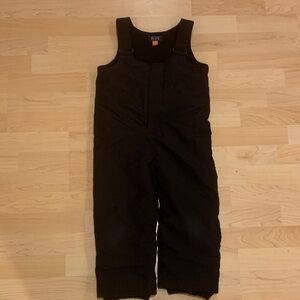 The Children’s Place Black snow overalls 4T size